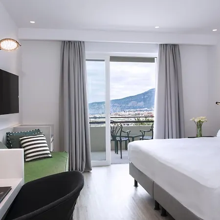 Hilton Palace Отель Сорренто