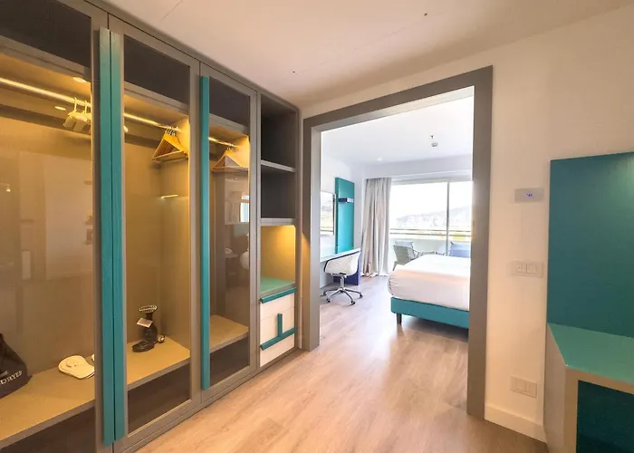 Hotel Hilton Palace 4*