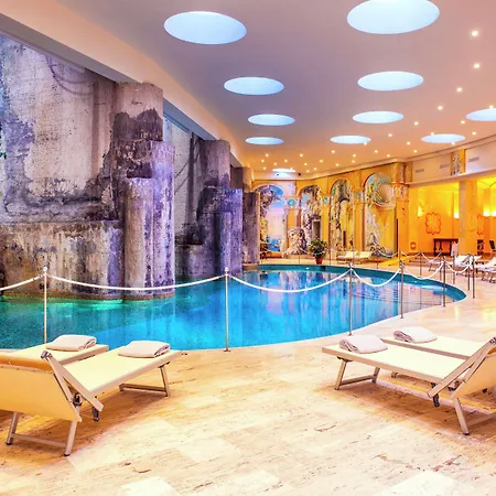 Hilton Palace