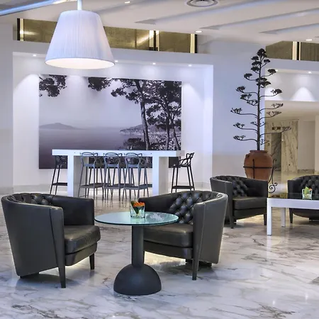 Hilton Palace מלון סורנטו