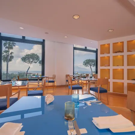 מלון Hilton Palace סורנטו