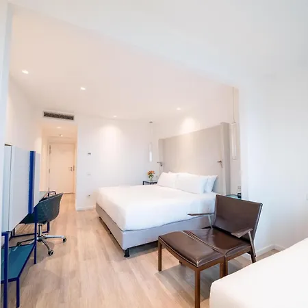 מלון Hilton Palace 4*