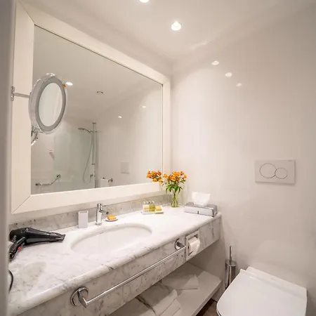 Hotel Hilton Palace 4*