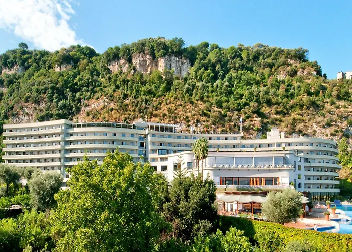 Hilton Palace Hotell 4*