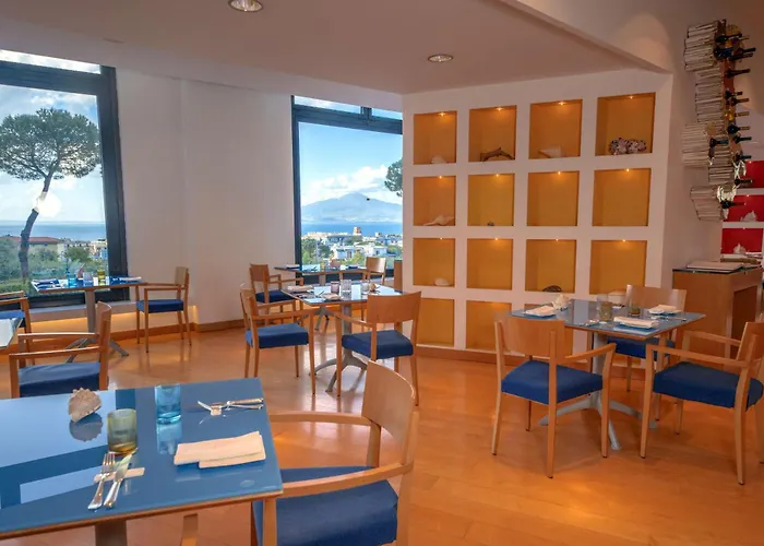 Hilton Palace Hotell 4*