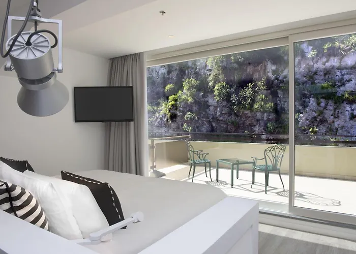 هيلتون بالاس