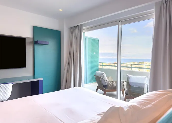 هيلتون بالاس فندق سورينتو