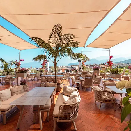 Hilton Palace Hotel 4*