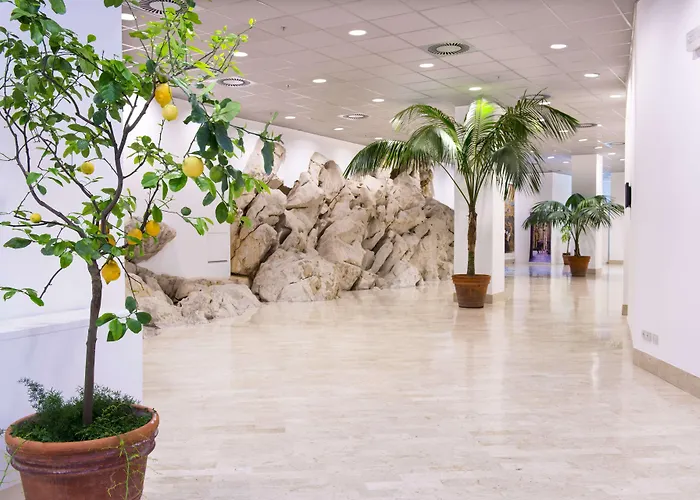 Hilton Palace Ξενοδοχείο 4*